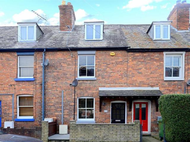 2 bedroom terraced house for sale