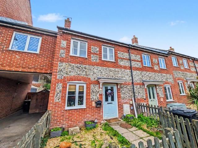 2 bedroom terraced house for sale