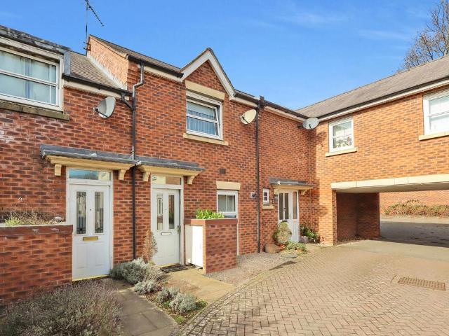 2 bedroom terraced house for sale
