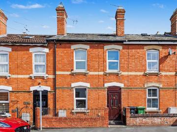 House for sale in Burhill - Fireplace, Equipped kitchen