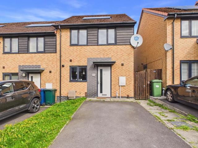 2 bedroom terraced house for sale