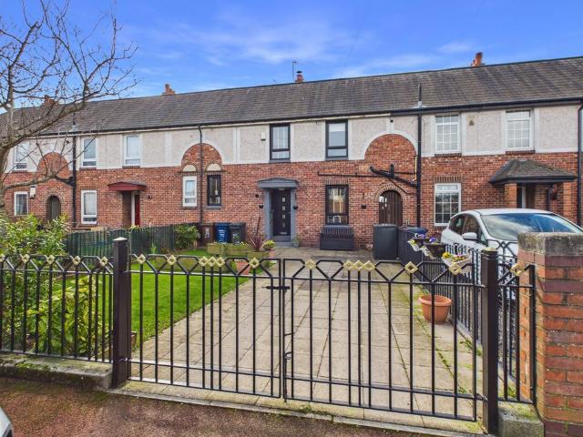 2 bedroom terraced house for sale