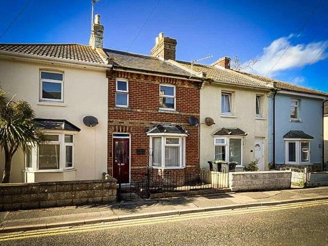 2 bedroom terraced house for sale