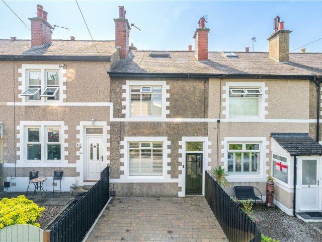 2 bedroom terraced house for sale