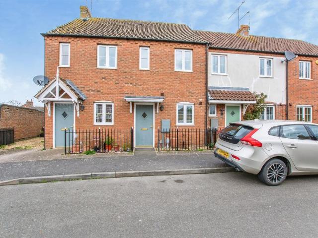 2 bedroom terraced house for sale