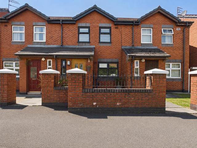 2 bedroom terraced house for sale