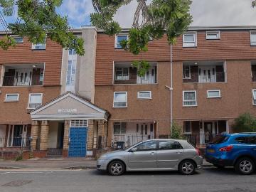 2 bedroom flat for sale