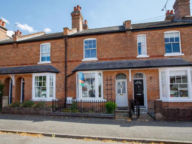 2 bedroom terraced house for sale