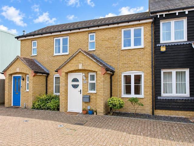 2 bedroom terraced house for sale