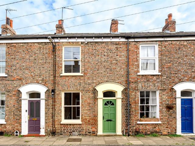 2 bedroom terraced house for sale