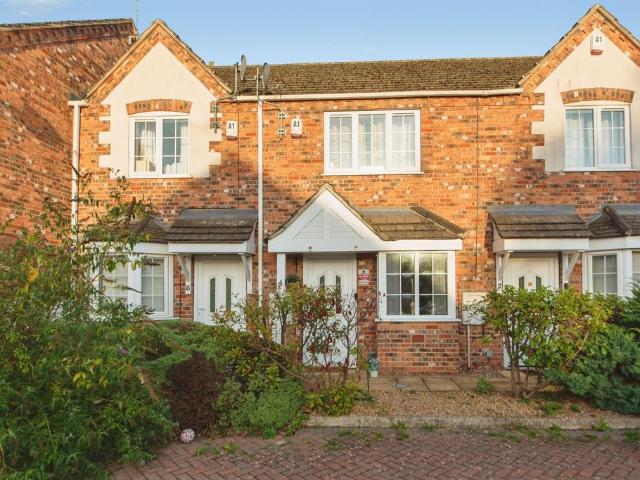 2 bedroom terraced house for sale
