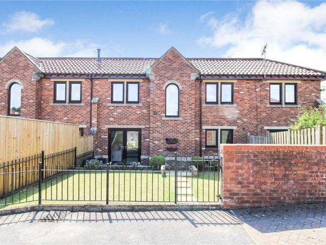 2 bedroom terraced house for sale
