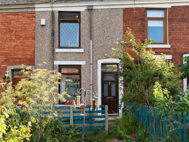 2 bedroom terraced house for sale