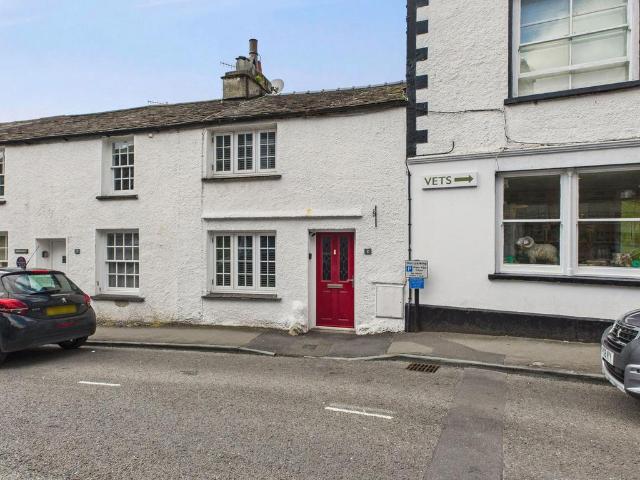 2 bedroom terraced house for sale