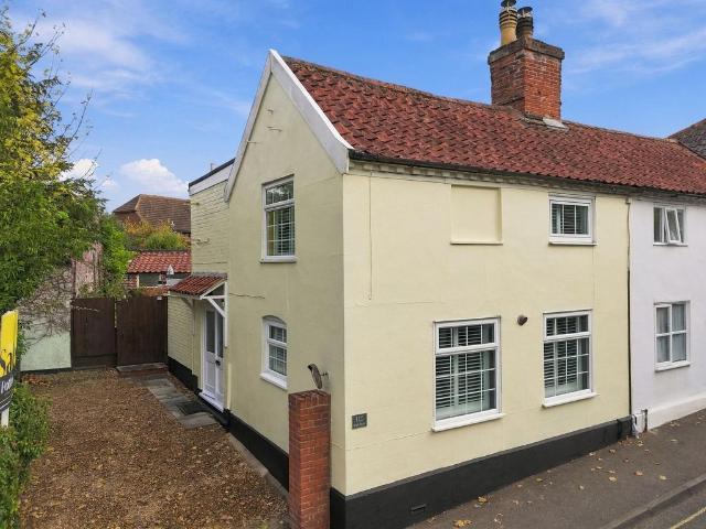 2 bedroom terraced house for sale