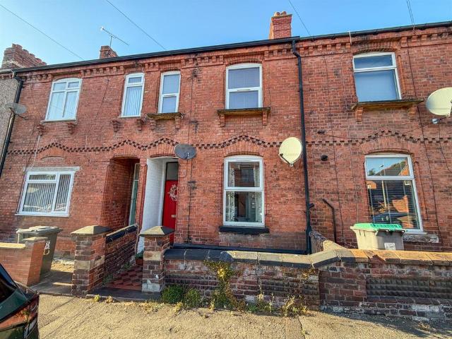 2 bedroom terraced house for sale