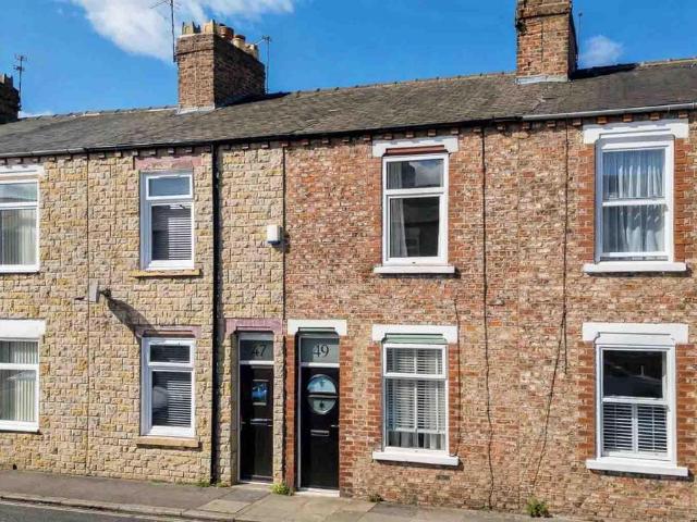 2 bedroom terraced house for sale