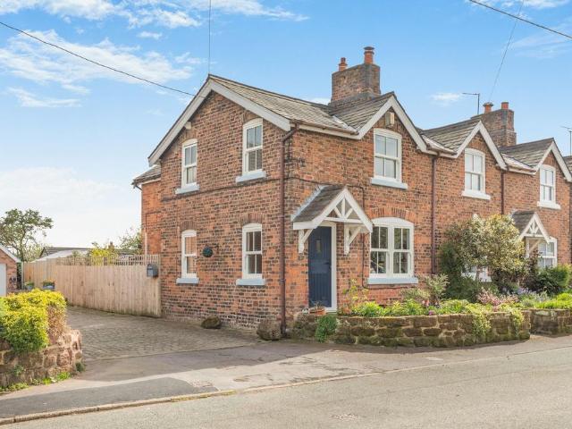 2 bedroom end of terrace house for sale