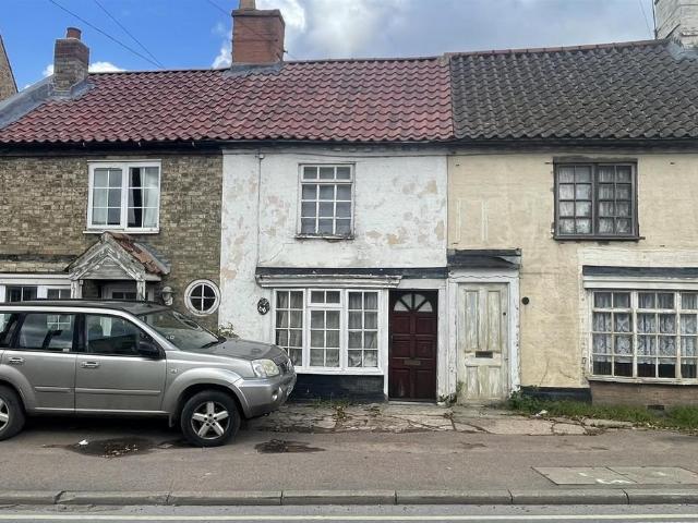 2 bedroom terraced house for sale