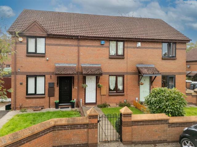 2 bedroom terraced house for sale