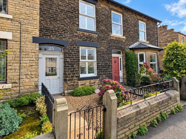 2 bedroom terraced house for sale