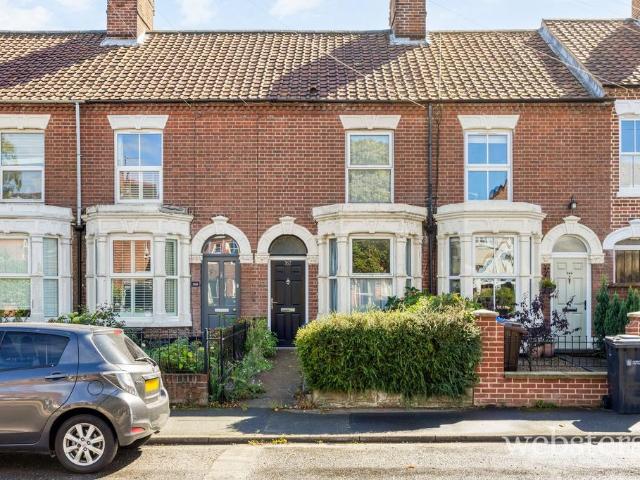 2 bedroom terraced house for sale