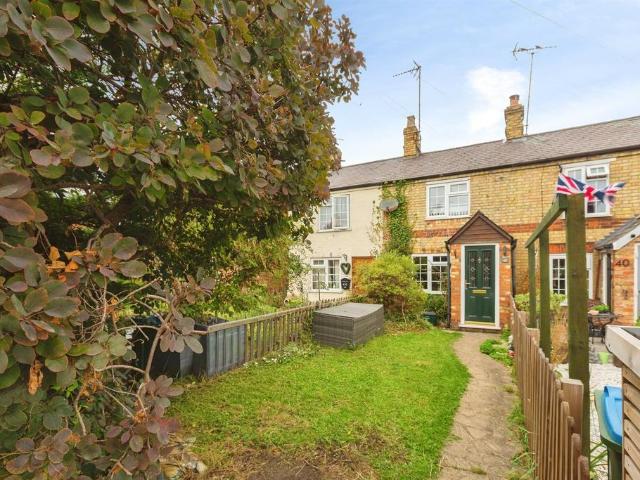 2 bedroom terraced house for sale