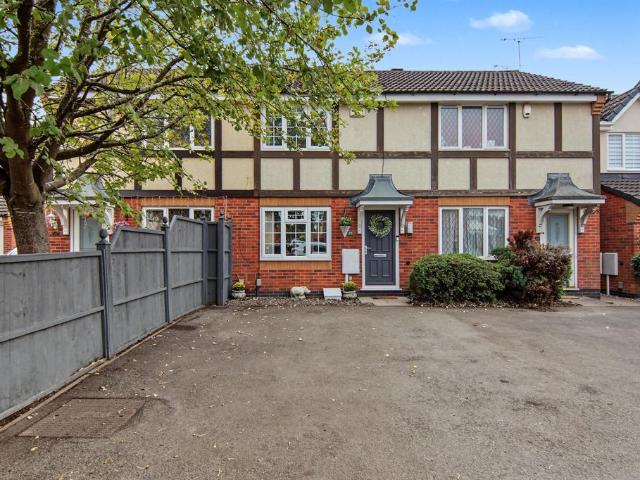 2 bedroom terraced house for sale