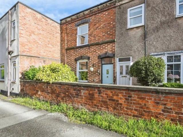 2 bedroom terraced house for sale