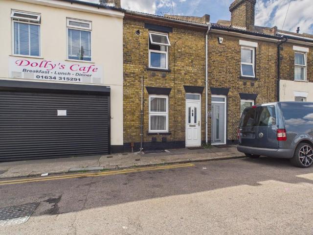 2 bedroom terraced house for sale