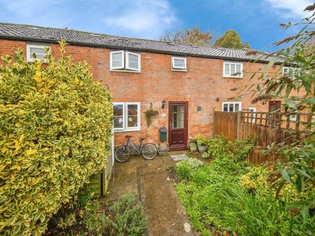 2 bedroom terraced house for sale