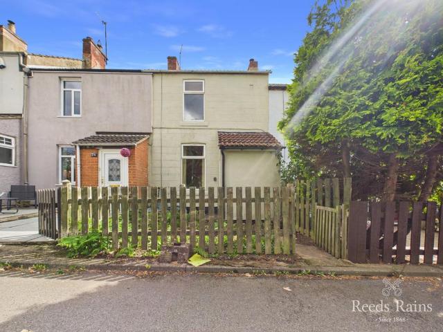 2 bedroom terraced house for sale