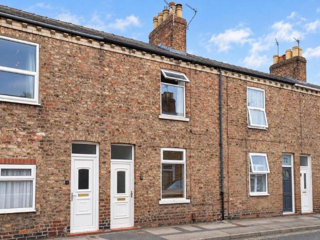2 bedroom terraced house for sale