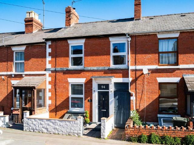 2 bedroom terraced house for sale
