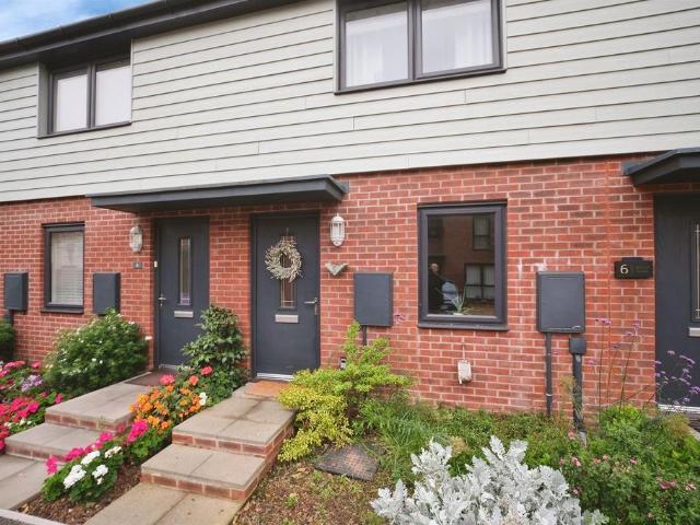 2 bedroom terraced house for sale