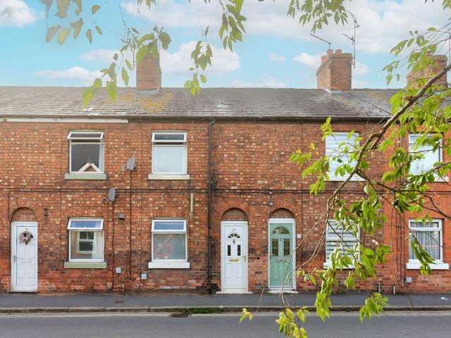 2 bedroom terraced house for sale