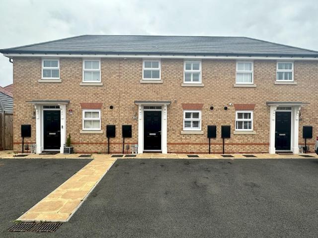 2 bedroom terraced house for sale