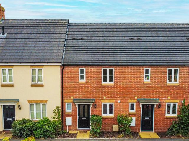2 bedroom terraced house for sale