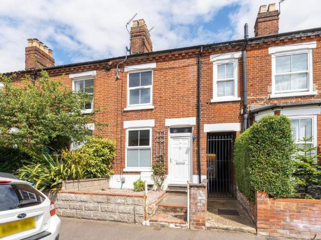 2 bedroom terraced house for sale