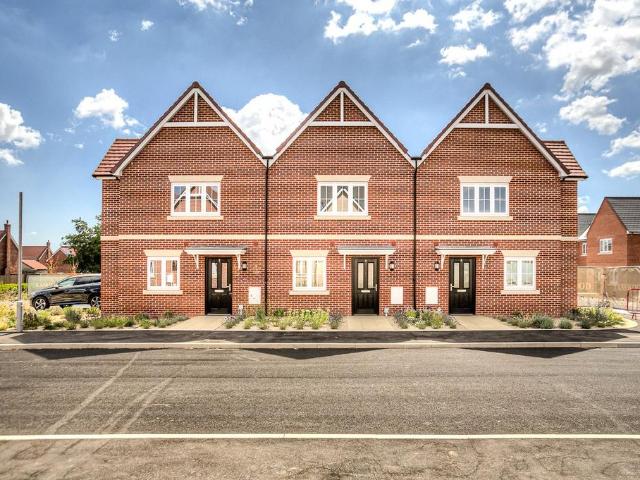 2 bedroom terraced house for sale