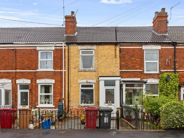 2 bedroom terraced house for sale