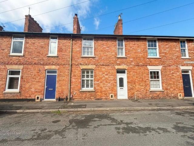 2 bedroom terraced house for sale