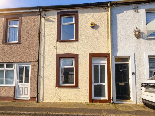 2 bedroom terraced house for sale