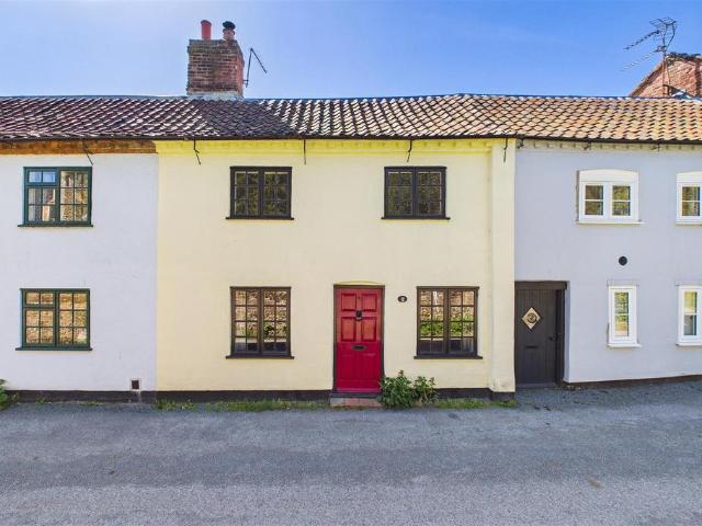2 bedroom terraced house for sale