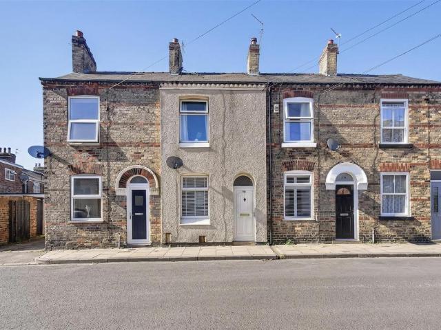 2 bedroom terraced house for sale