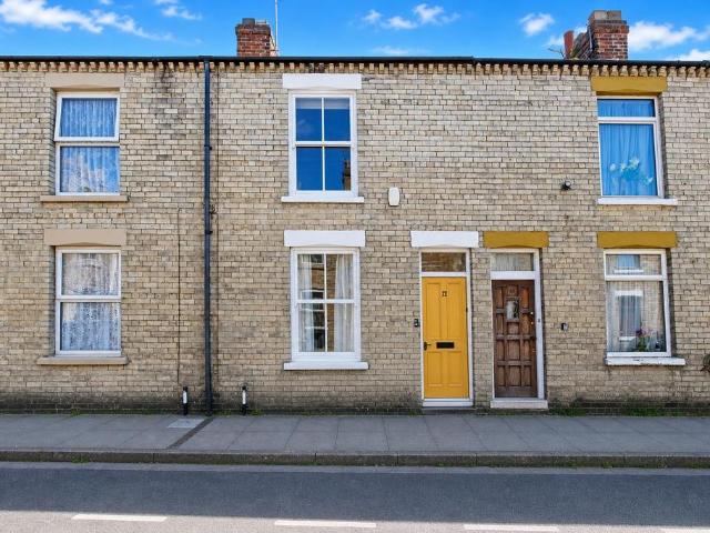 2 bedroom terraced house for sale