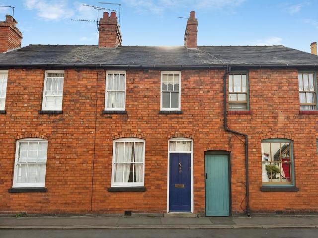 2 bedroom terraced house for sale