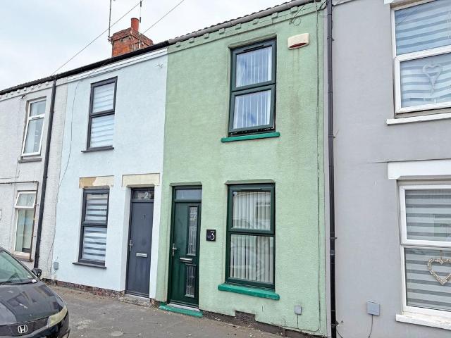 2 bedroom terraced house for sale