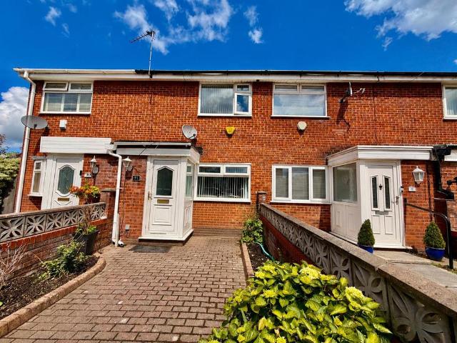 2 bedroom terraced house for sale