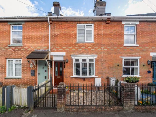 2 bedroom terraced house for sale